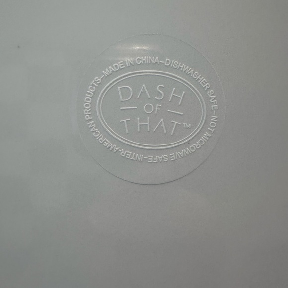 Dash of That Plastic Flower Dinner Plates.
Set of 5 - Picture 3 of 4